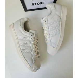 O20 SIZE 8 MEN'S ADIDAS SUPERSTAR DISNEY NONDIE GZ0474